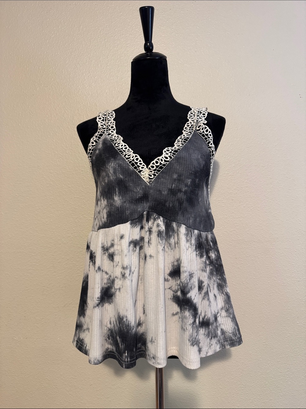 Tie-Dye Lace Trim Tank